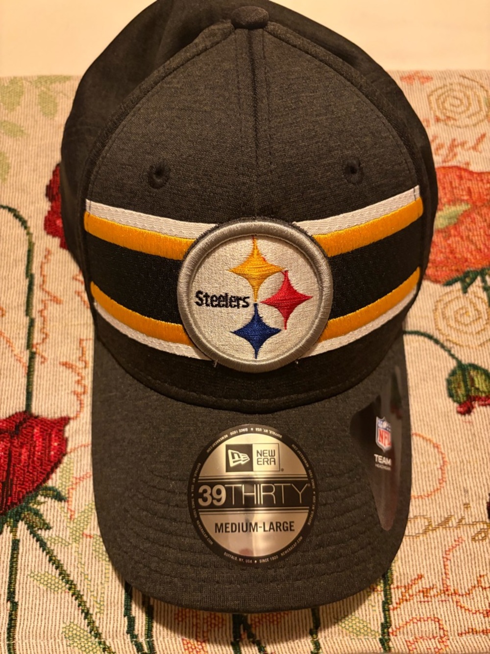 New Era Black and Gray 39THIRTY Stretch Fit Cap